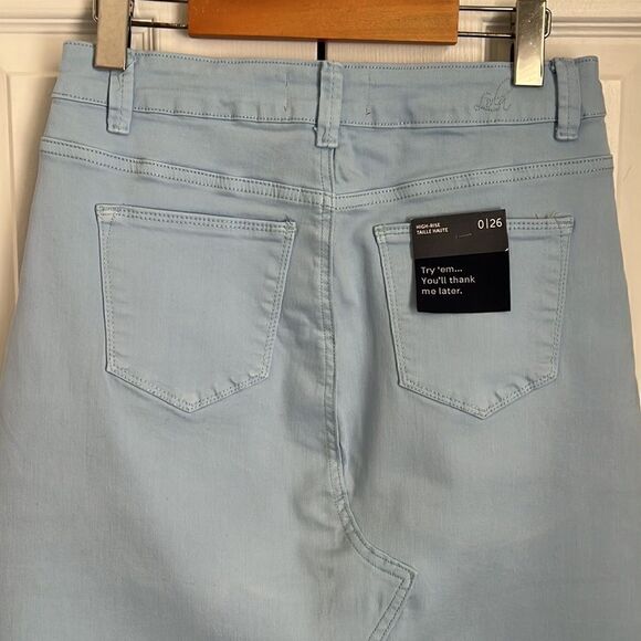 Lola High Rise Light Blue Denim Fringed Hem Skirt Size 0/26 (fits larger) NWT - Picture 7 of 13